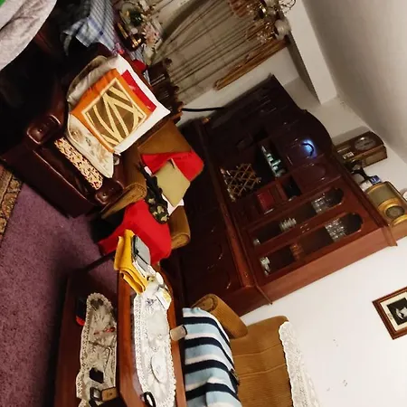 Piso Sarria Homestay